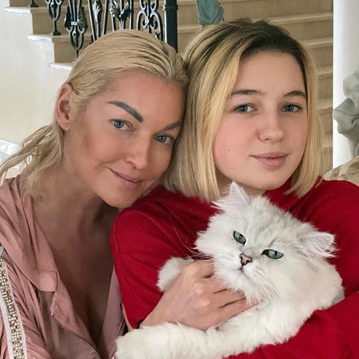 Дочь Анастасии Волочковой представила отцу нового бойфренда — вся в мать