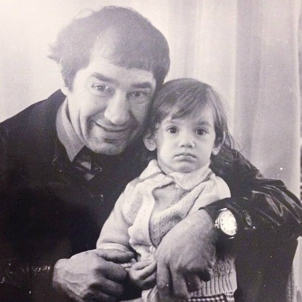 Карина Мишулина опубликовала архивное видео с отцом в 14-ю годовщину его смерти