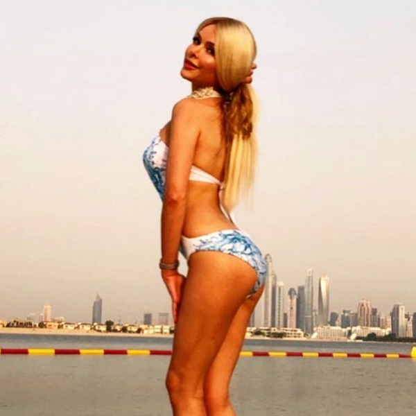 34-летняя Алена Кравец похвасталась фигурой в бикини «без грамма фотошопа»