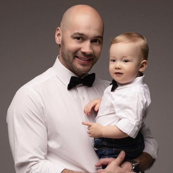 Экс-ведущий «Дома-2» Андрей Черкасов трогательно поздравил сына с первым  днем рождения - Вокруг ТВ.