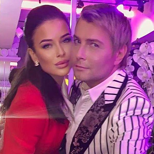 42-летний Николай Басков появился на юбилейном концерте Аллы Пугачевой с 25-летней моделью Софией Никитчук