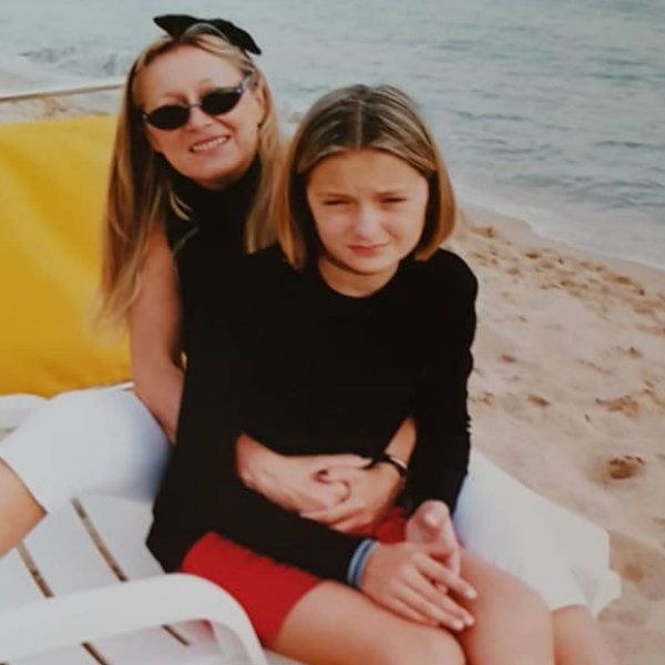 Татьяна Михалкова обнародовала редкие семейные снимки в честь 33-летия младшей дочери