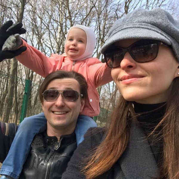 Сергей Безруков показал кадры прогулки с семьей