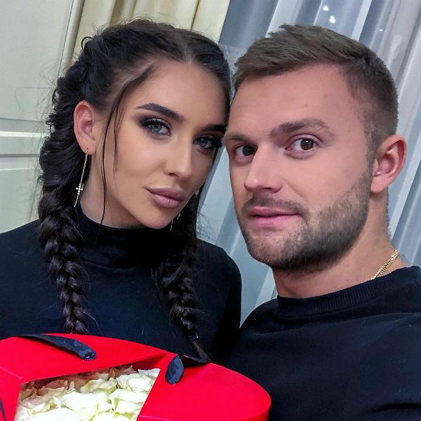 Звезды «Дома-2» Татьяна Мусульбес и Виктор Литвинов спровоцировали слухи о разводе спустя 10 месяцев после свадьбы
