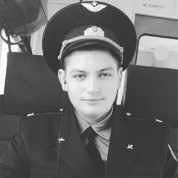 Продюсер Андрей Разин предложил назвать самолет именем бортпроводника, погибшего при спасении пассажиров в Шереметьево
