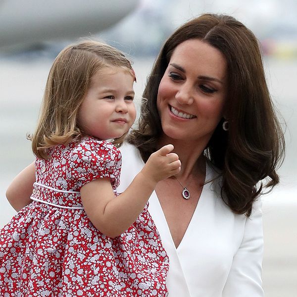 4-летняя дочь Кейт Миддлтон и принца Уильяма рассекретила беременность матери