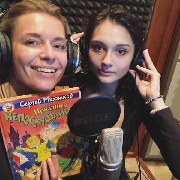Любовь Толкалина вместе с дочерью записала аудиокнигу со стихами Сергея Михалкова