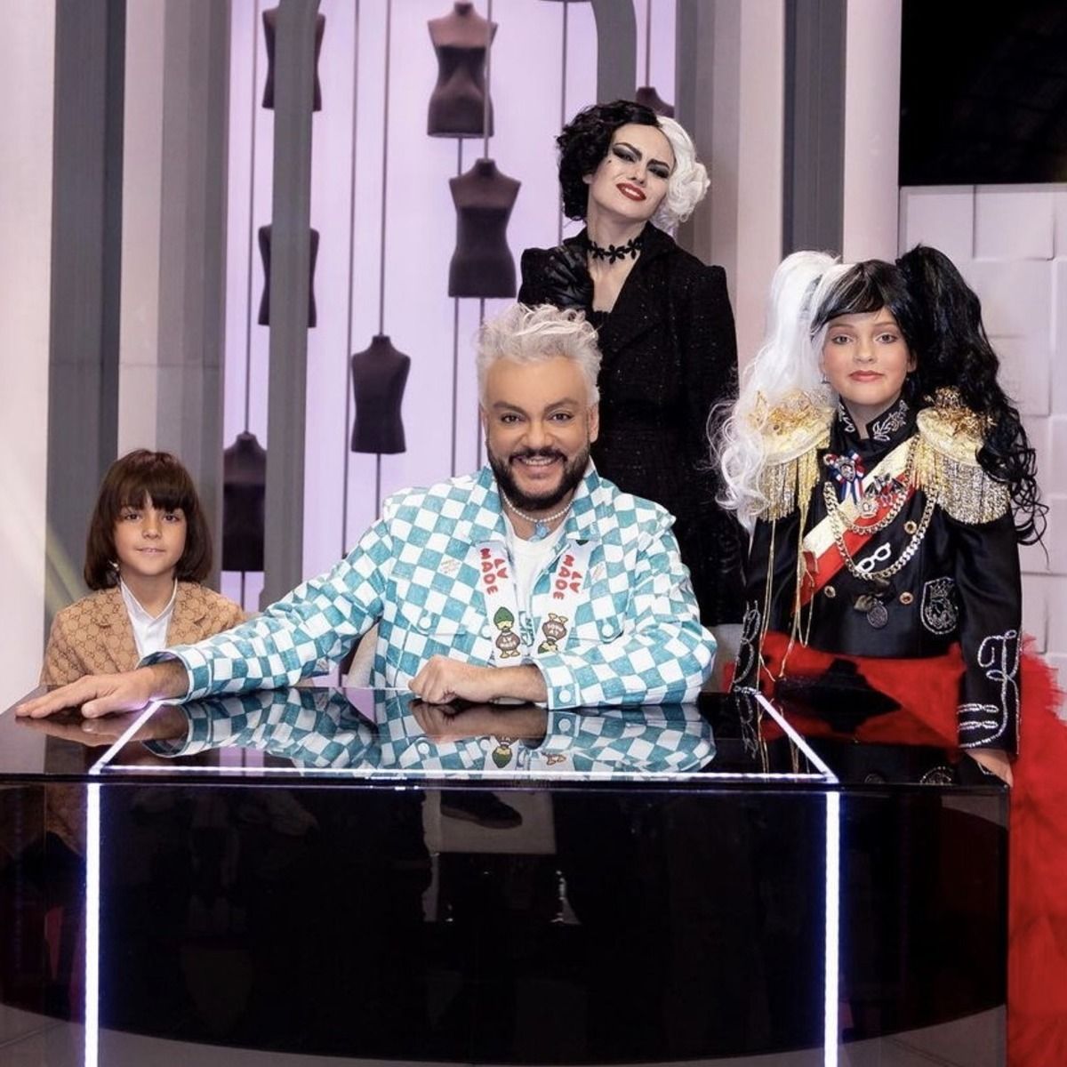 В свой день рождения дочь Филиппа Киркорова предстала в образе кровожадной  Круэллы - Вокруг ТВ.