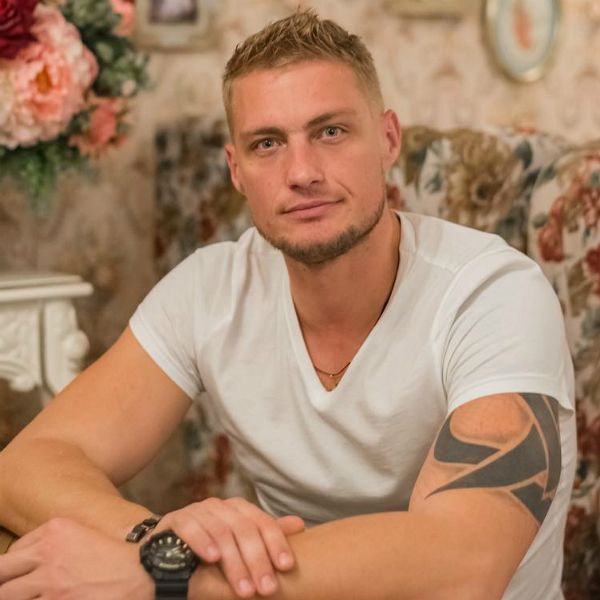 Звезда «Дома-2» Александр Задойнов задолжал 400 тысяч рублей алиментов