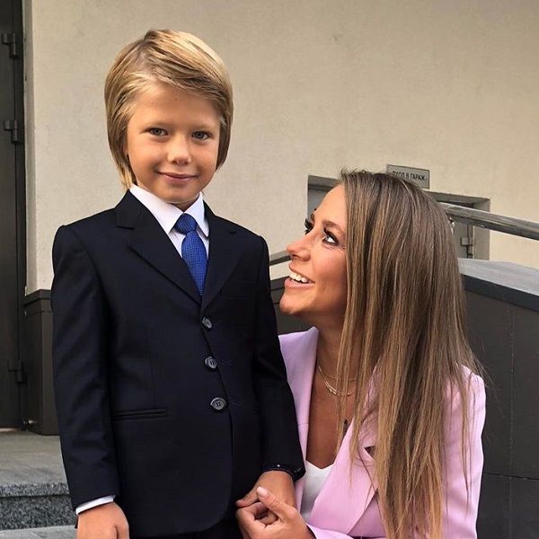 Юлия Барановская разбила губу отцу одноклассника своего сына