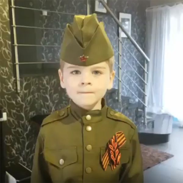 5-летний сын Сергея Лазарева спел для ветеранов «Катюшу»