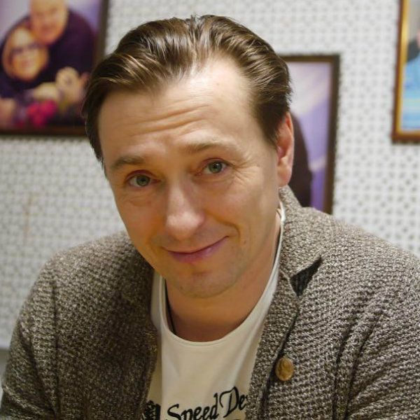 Сергей Безруков рассказал, что спектакли с его участием 6-месячный сын смотрит из-за кулис