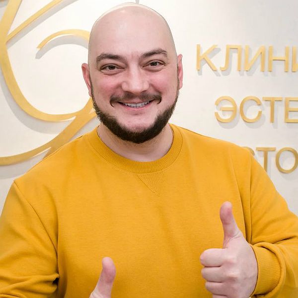 38-летний экс-резидент Comedy Club Роман Юнусов стал отцом в третий раз