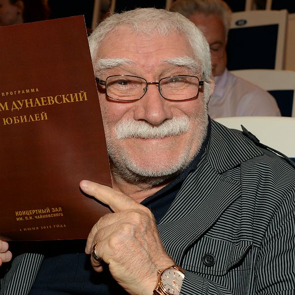 83-летний Армен Джигарханян вернулся к работе в Московском драматическом театре после годичного перерыва