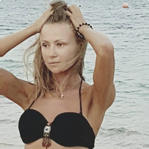46-летняя Мария Миронова опубликовала фото в бикини