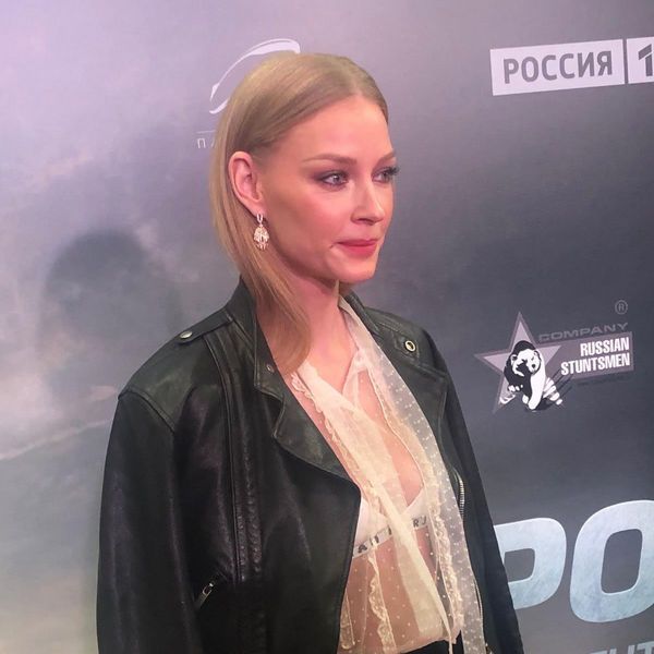 Светлана Ходченкова пришла на премьеру фильма «Герой»‎ в прозрачном топе
