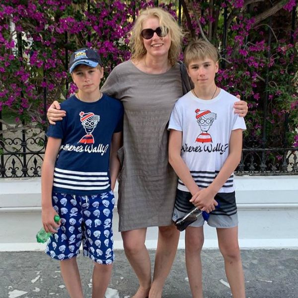 Мария Шукшина трогательно поздравила сыновей-близнецов с 14-летием