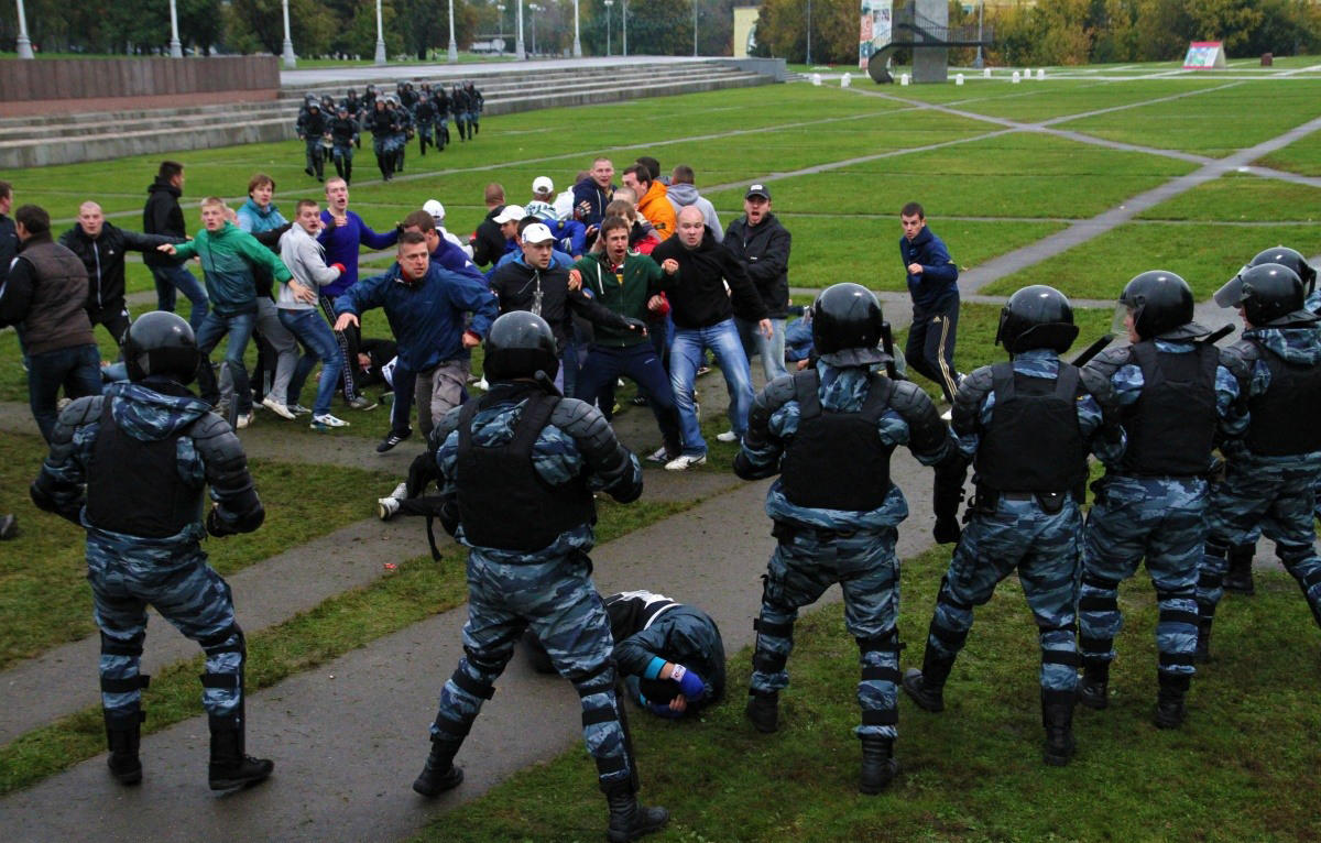 Околофутбола / Okolofutbola (2013): фото, кадры и постеры из фильма -  Вокруг ТВ.