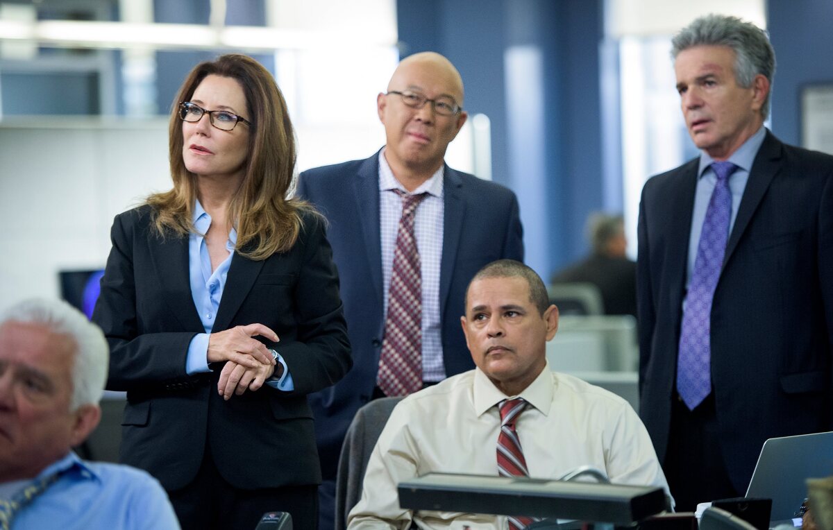 Официальное преступление. Major Crimes сериал. Сериал особо тяжкие преступления 4 сезон. Сериал особо тяжкие преступления 6 сезон агенты ФБР. Отдел тяжких преступлений сериал 6 сезон.