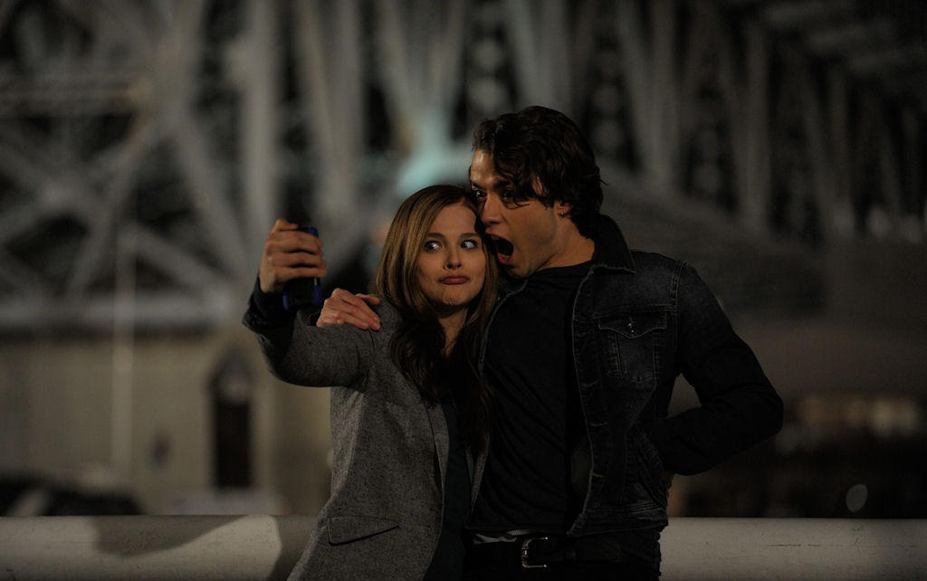 Film Esli Ya Ostanus If I Stay Foto Video Spisok Akterov Vokrug Tv