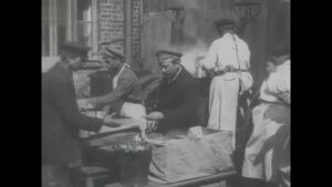 Кинохроника. Обед за рубль для безработных. 1918 г. Lunch for a ruble for the unemployed